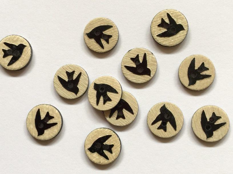 15mm - Natural Wood with Laser Black Bird TextileGarden