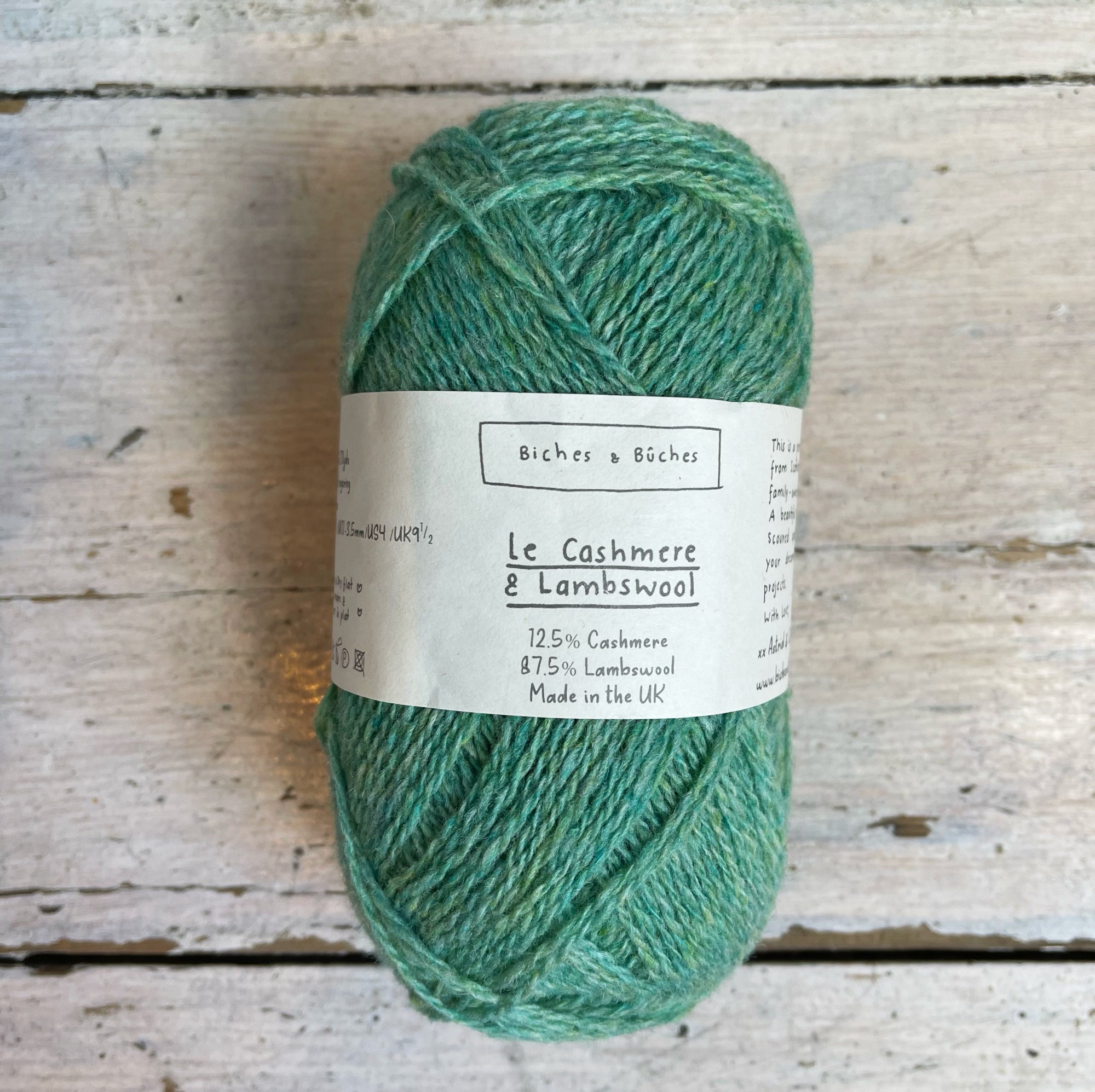 Le Cashmere & Lambswool Biches & Bûches