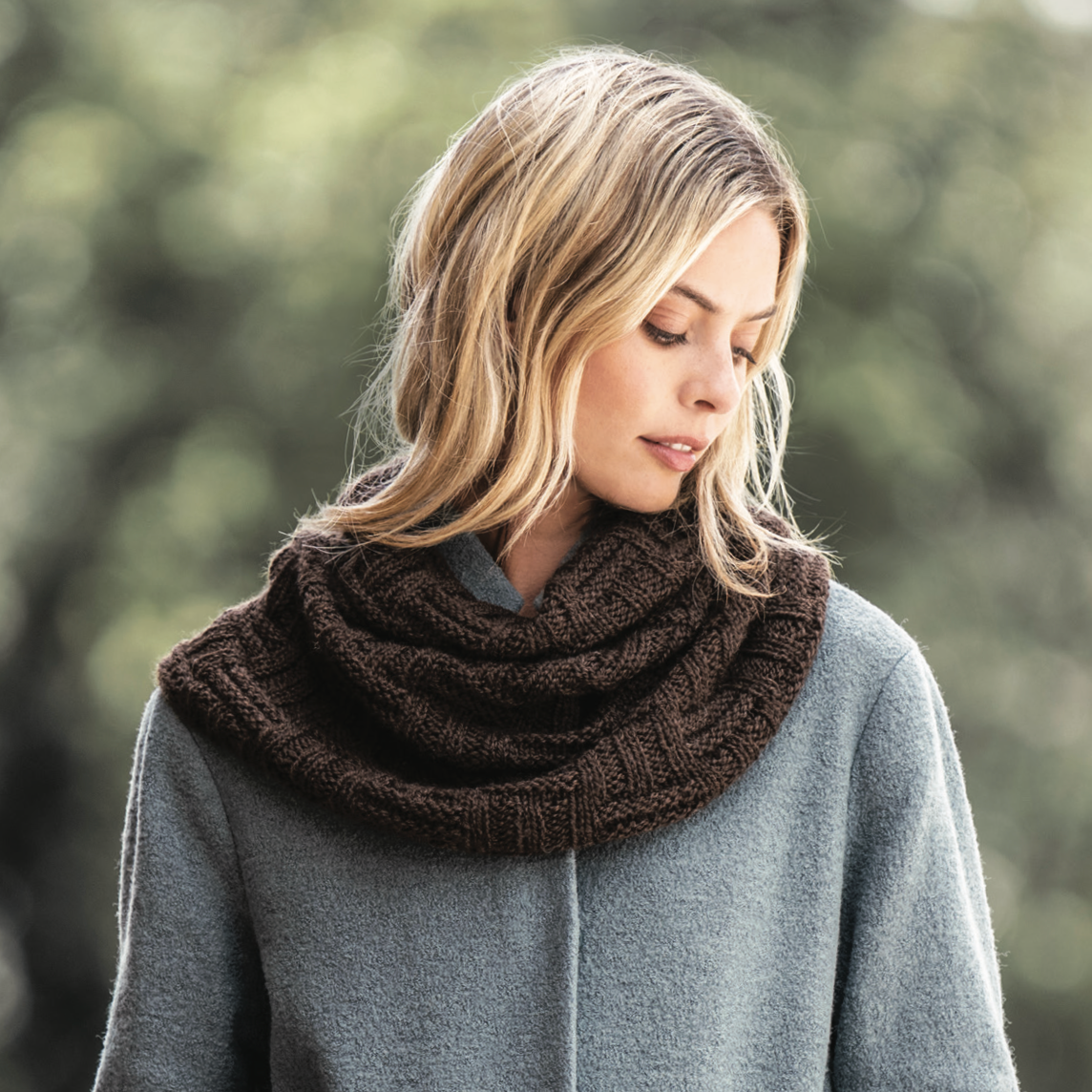 https://www.tribeyarns.com/cdn/shop/products/Screenshot2022-11-15at15.01.03_1200x.png?v=1697227690