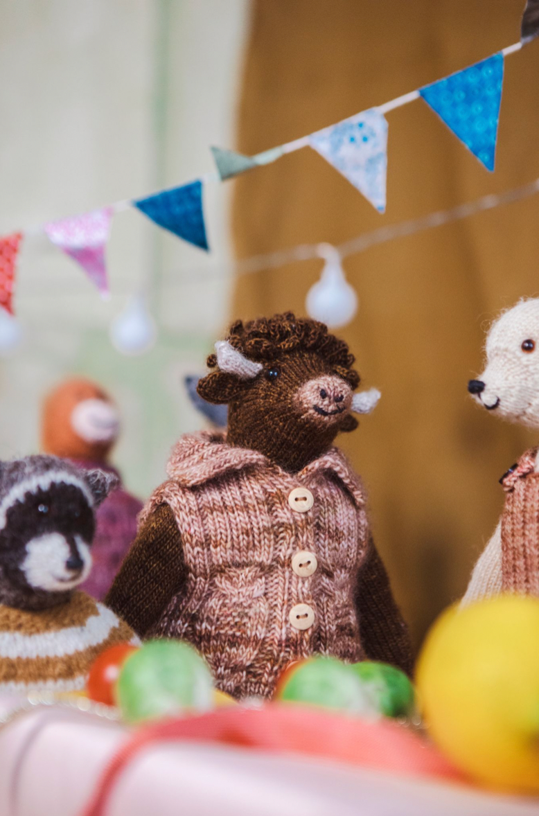 Mouche & Friends: Seamless Toys to Knit and Love Laine