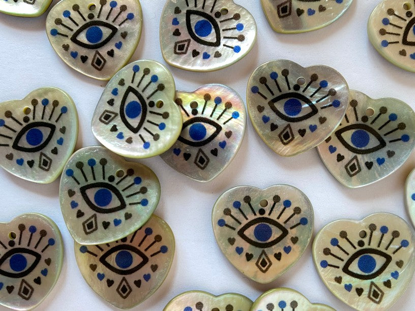 18mm - Evil Eye (mati) Design on Heart Shell TextileGarden