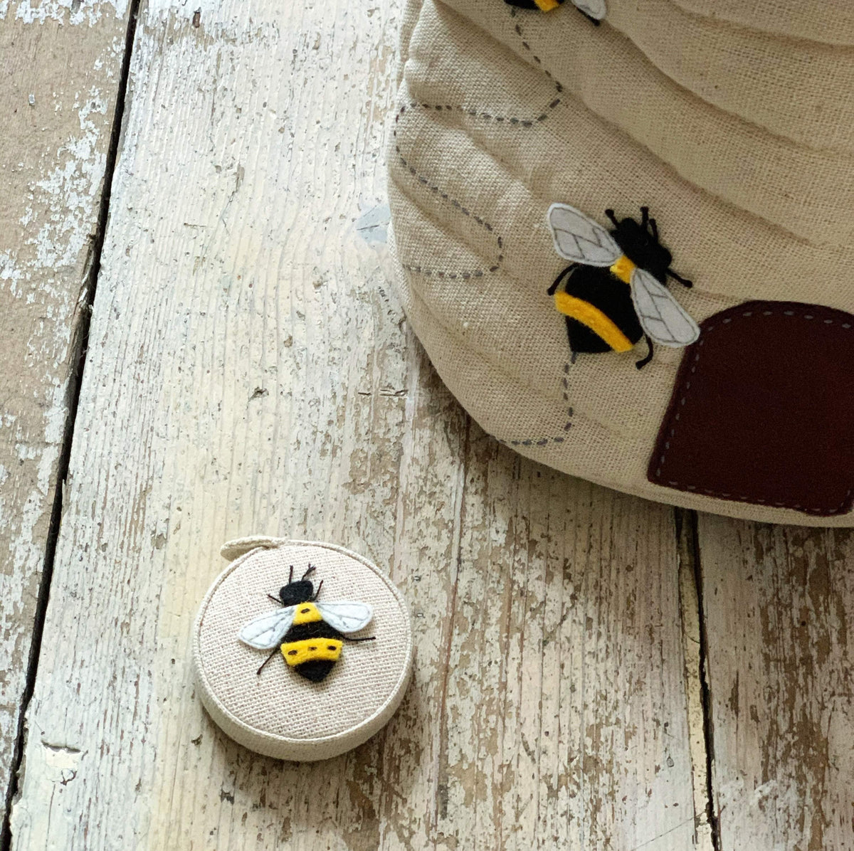 Appliqué Linen Bee Retractable Measuring Tape tribeyarns