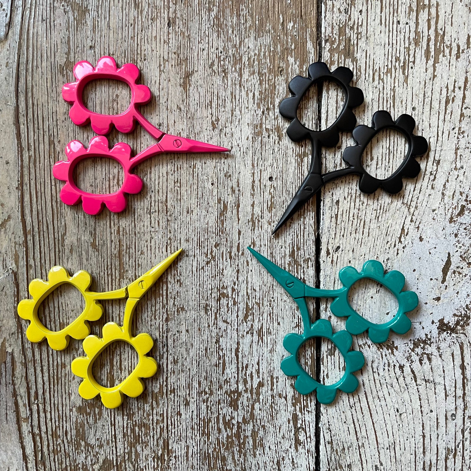 Flower Power Scissors Kelmscott Designs