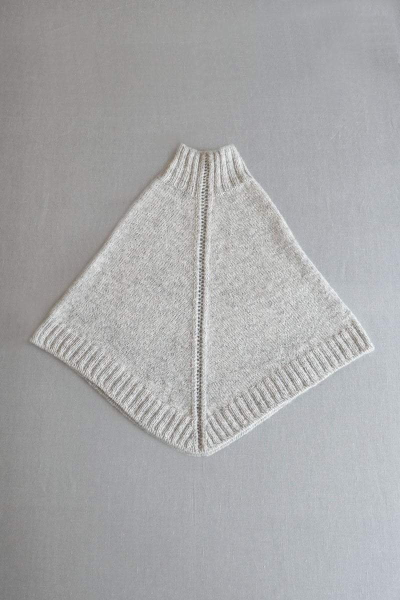 KÁG 01 Stakkur Poncho Pattern einrum