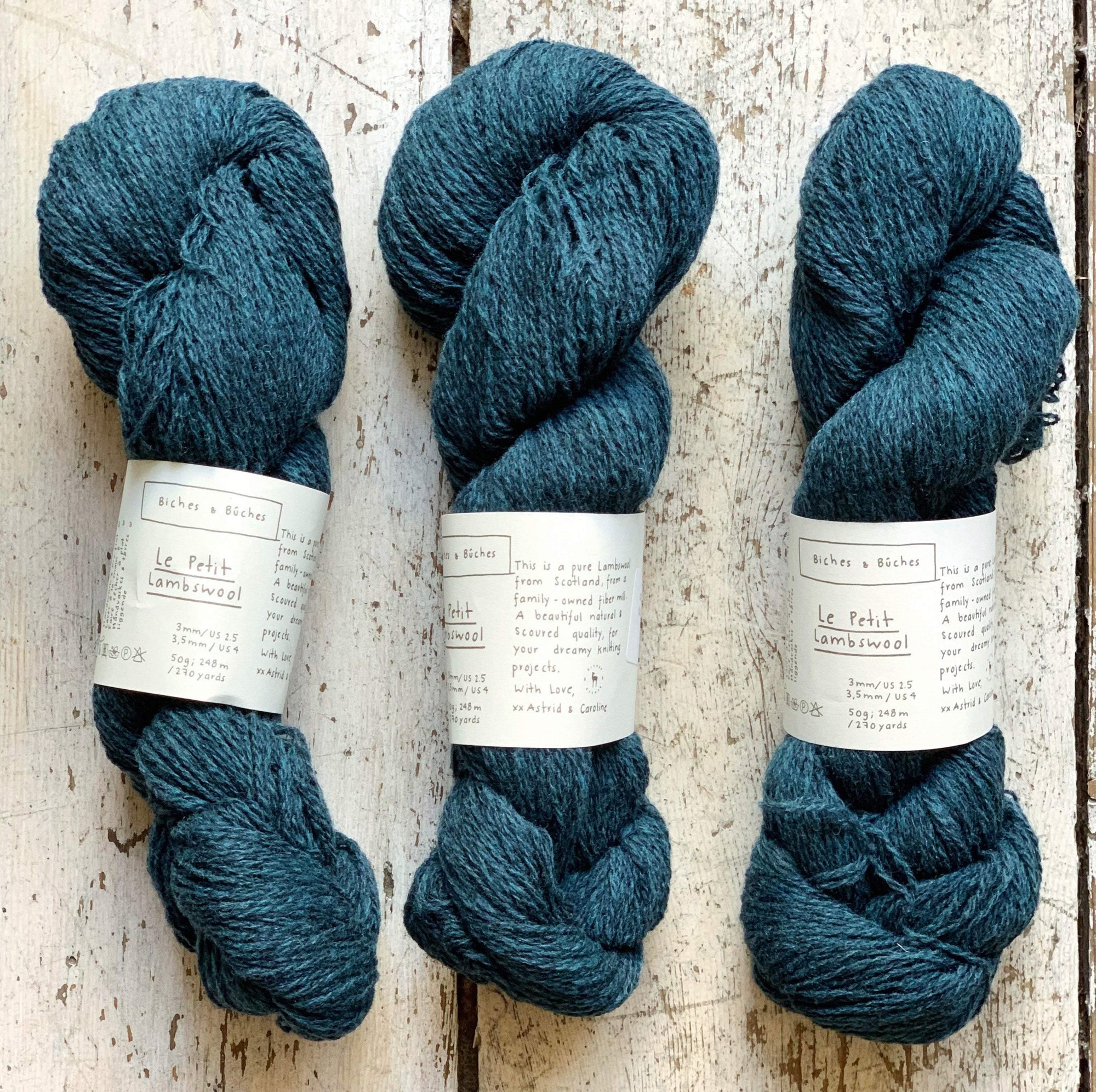 Le Petit Lambswool Biches & Bûches