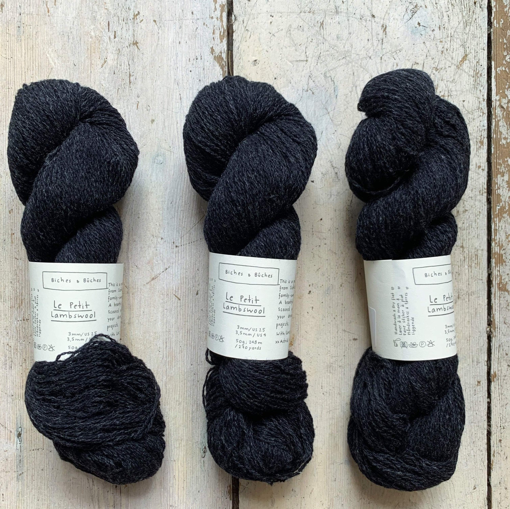 Le Petit Lambswool Biches & Bûches