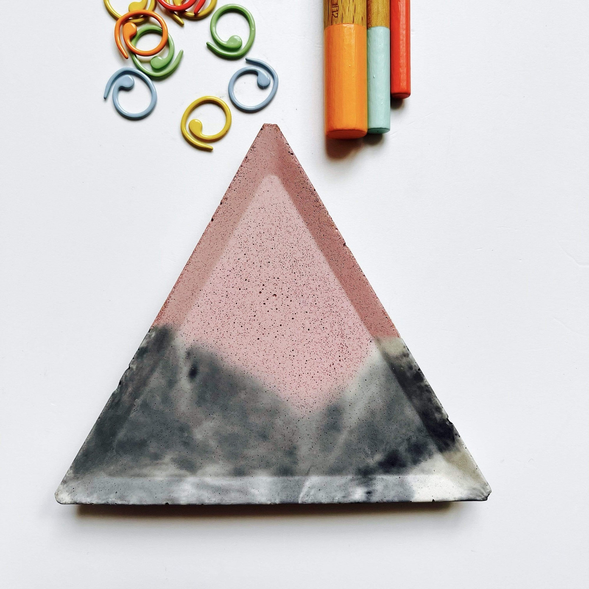 Magnetic Concrete Dish - Triangle Studio Emma