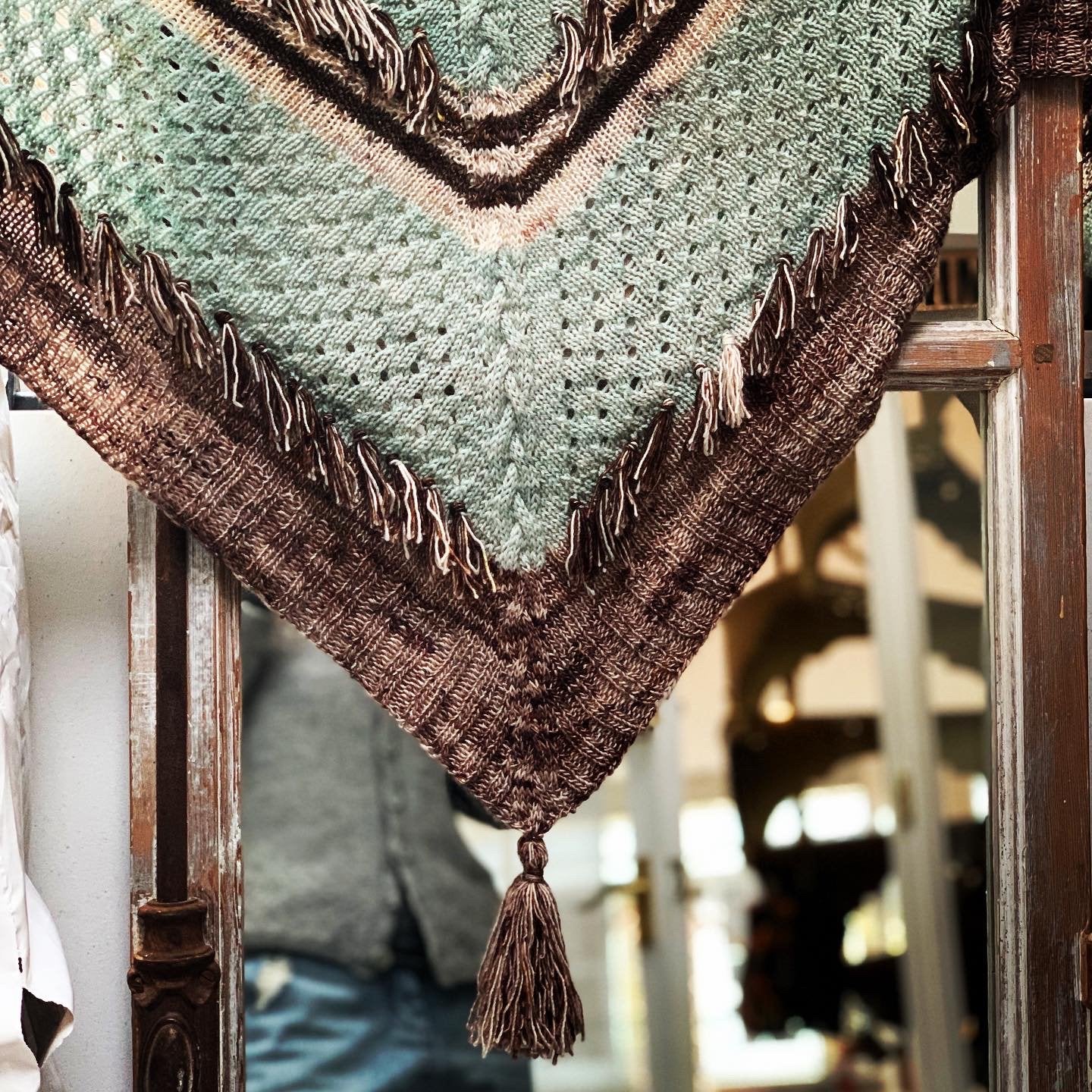 Ohra Shawl Pattern by Caitlin Hunter tribeyarns