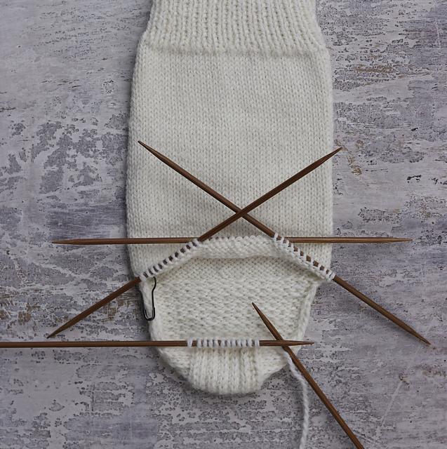 One Sock Knitting Kit - Essential The Fibre Co