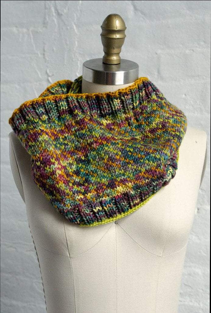 Shutter Step Cowl Pattern Manos del Uruguay