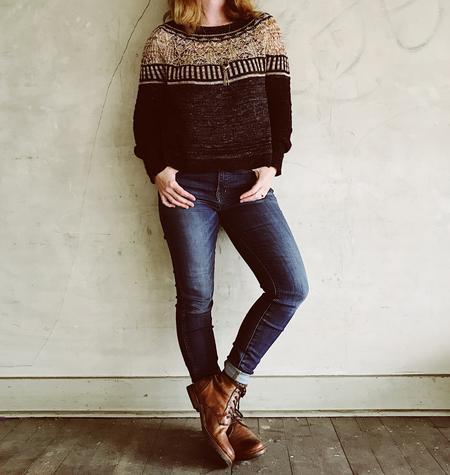 Zweig Sweater Pattern by Caitlin Hunter tribeyarns